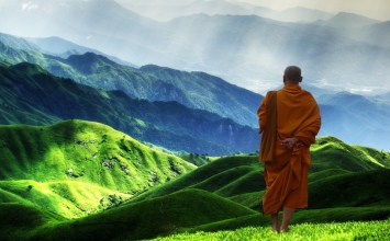 Người tu phải dẹp bỏ tham sân si